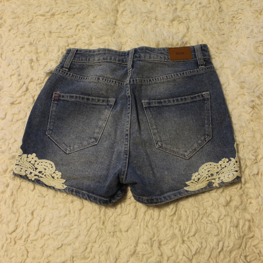 BDG High-Waisted Erin Shorts - Picture 4 of 4